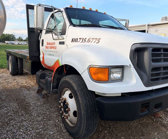 Image of Ford F-650 equipment image 3