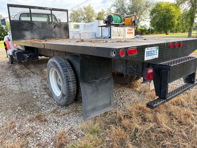 Image of Ford F-650 equipment image 4