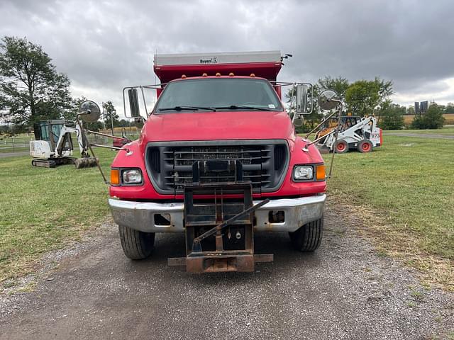 Image of Ford F-750 equipment image 1