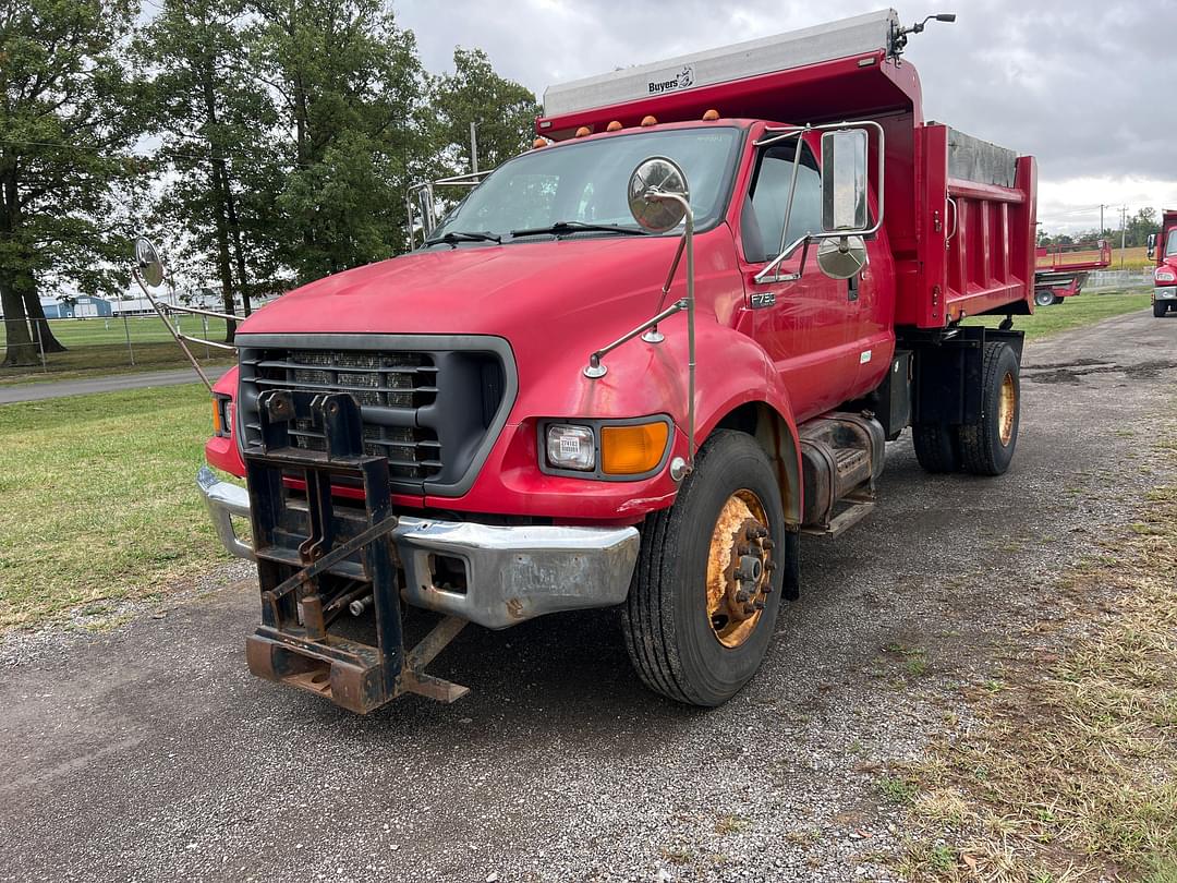 Image of Ford F-750 Primary image