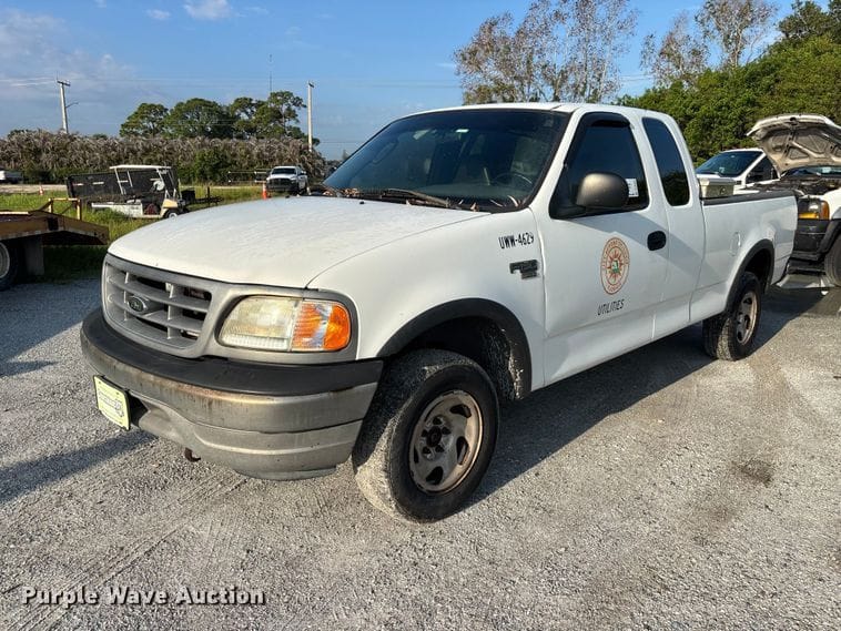 2003 Ford F-150 Equipment Image0