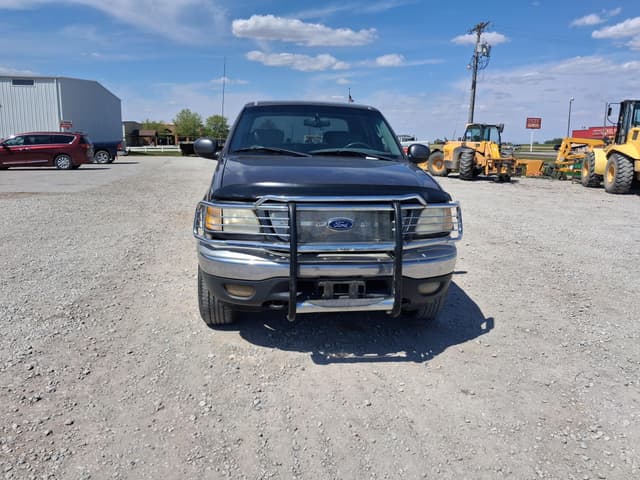 Image of Ford F-150 equipment image 3