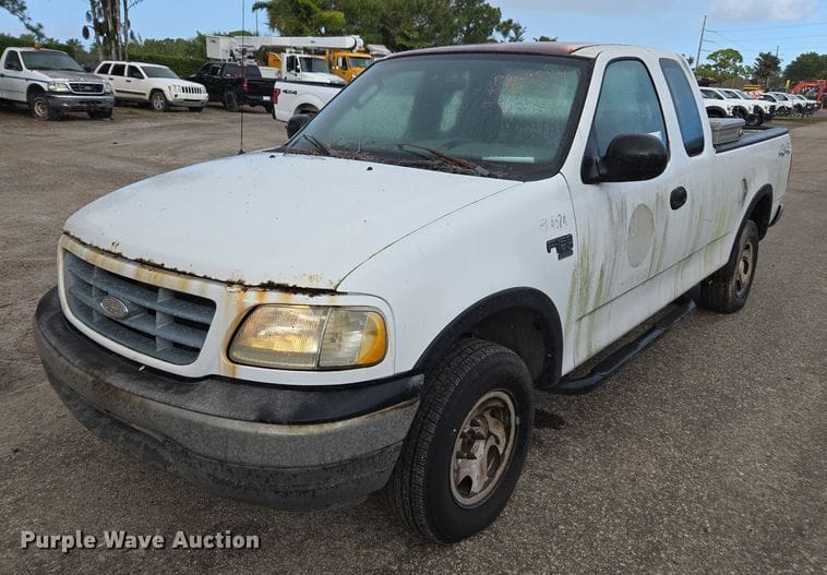 2003 Ford F-150 Equipment Image0