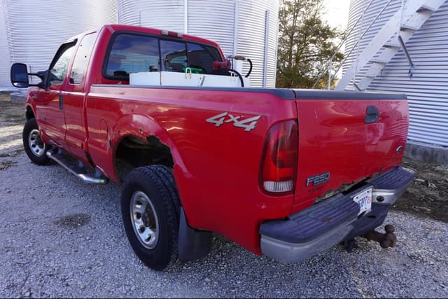 Image of Ford F-250 equipment image 3