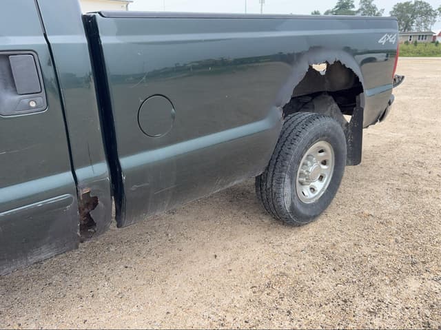 Image of Ford F-250 equipment image 4