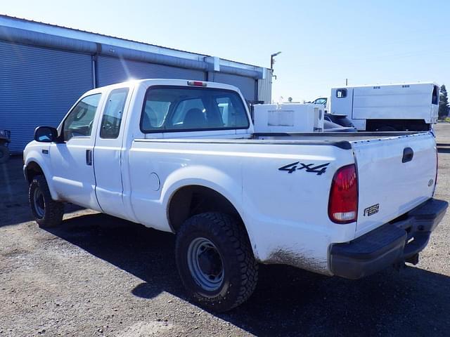 Image of Ford F-250 equipment image 3