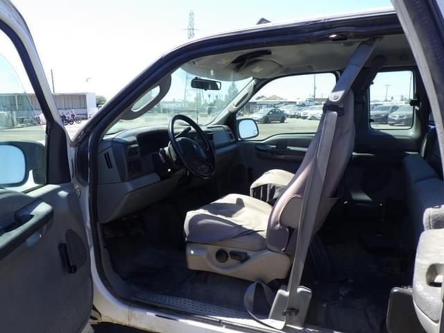 Image of Ford F-250 equipment image 4