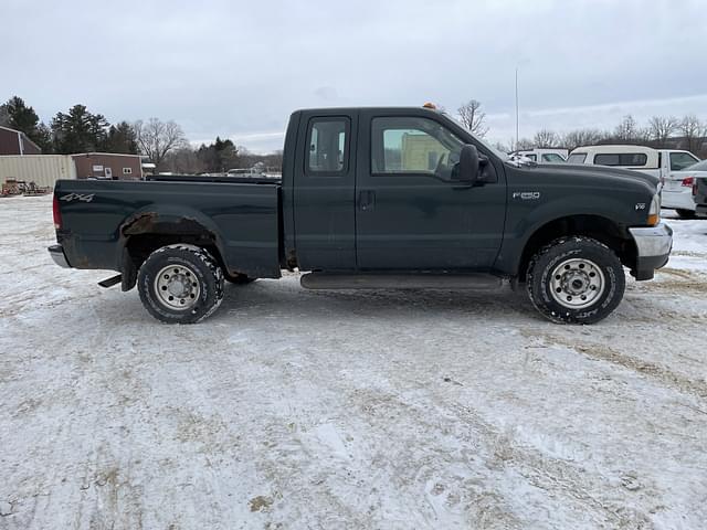 Image of Ford F-250 equipment image 3