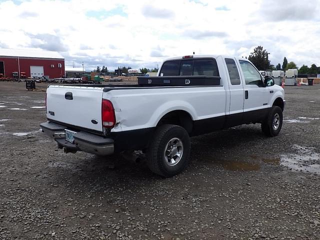 Image of Ford F-250 equipment image 2
