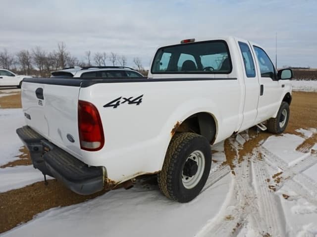 Image of Ford F-250 equipment image 2