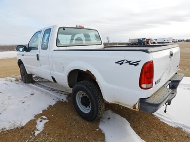 Image of Ford F-250 equipment image 3