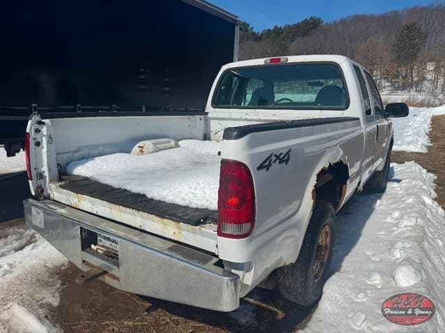 Image of Ford F-250 equipment image 3