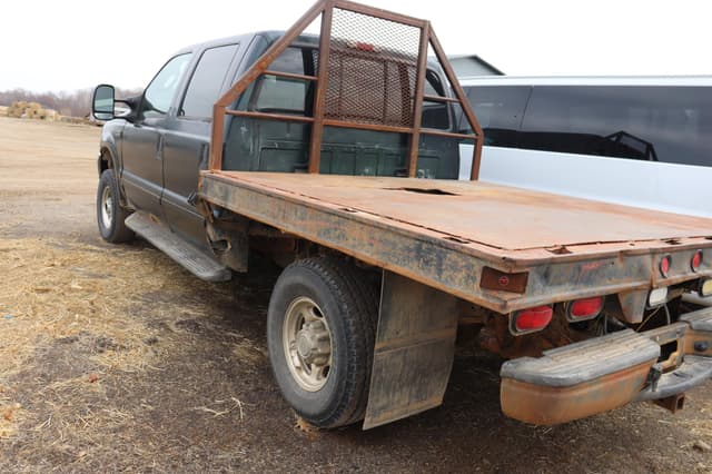 Image of Ford F-250 equipment image 3