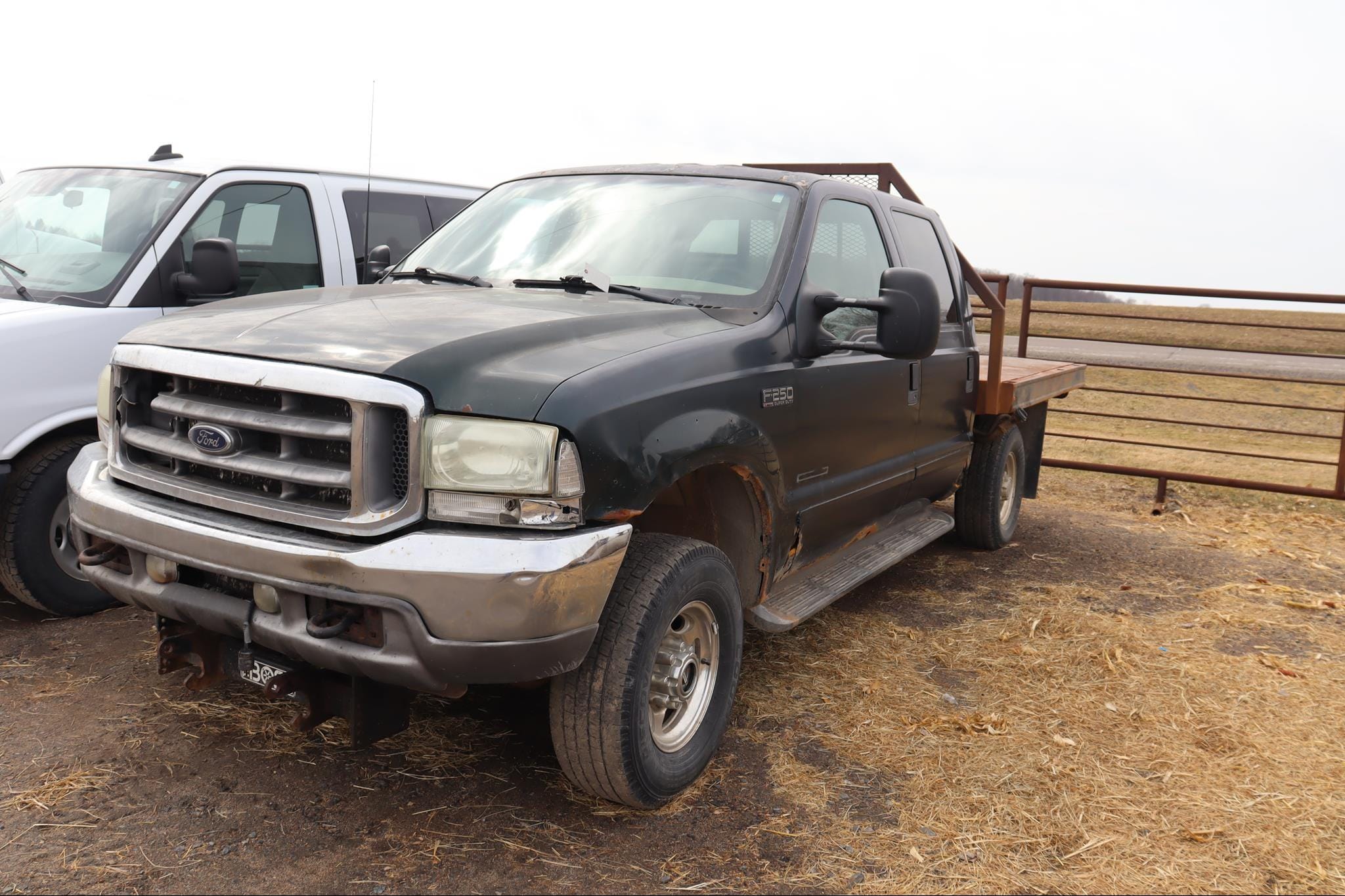 2003 Ford F-250 Equipment Image0