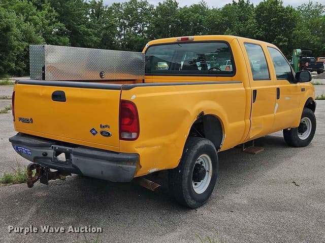Image of Ford F-250 equipment image 4