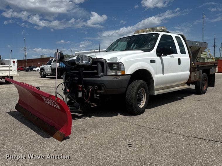 2003 Ford F-250 Equipment Image0