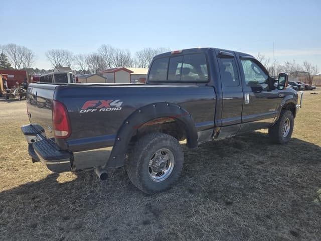 Image of Ford F-250 equipment image 2