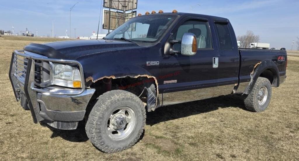 2003 Ford F-250 Equipment Image0