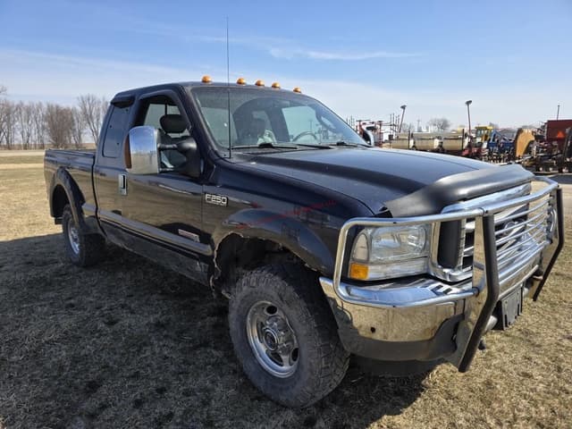 Image of Ford F-250 equipment image 1