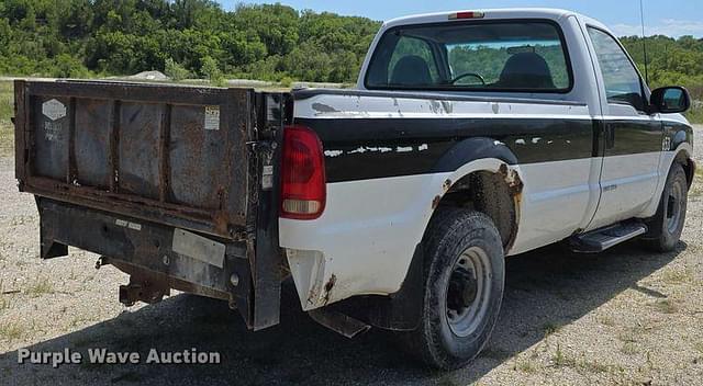 Image of Ford F-250 equipment image 4