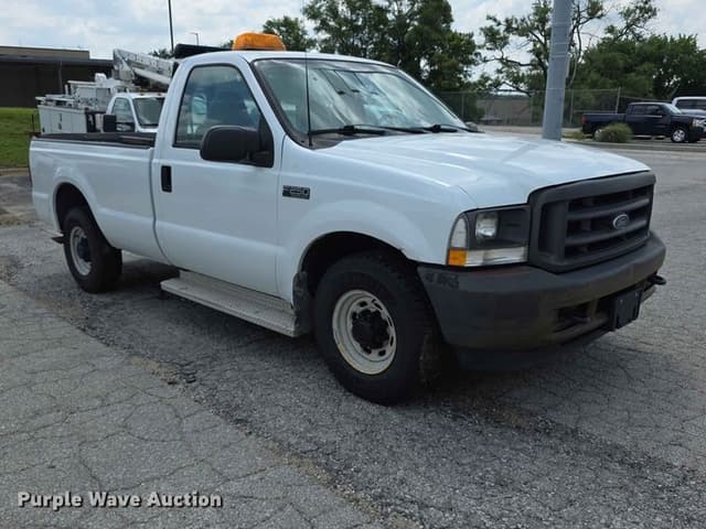 Image of Ford F-250 equipment image 2
