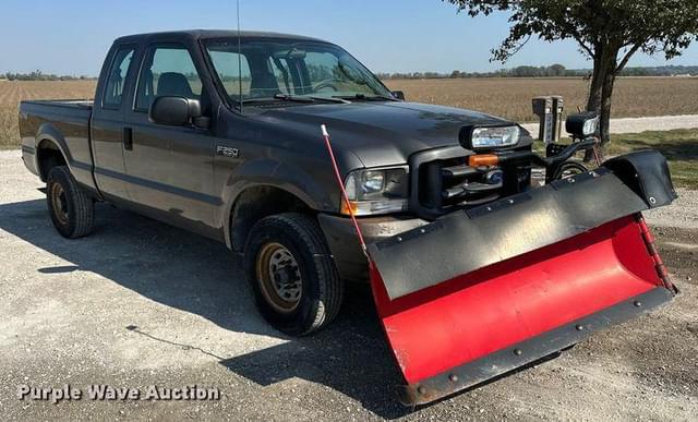 Image of Ford F-250 equipment image 2