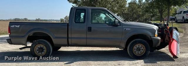 Image of Ford F-250 equipment image 3