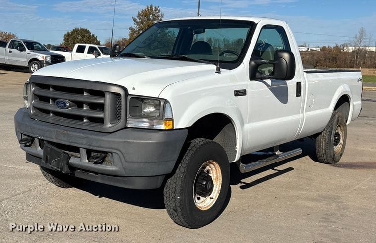 2003 Ford F-250 Equipment Image0
