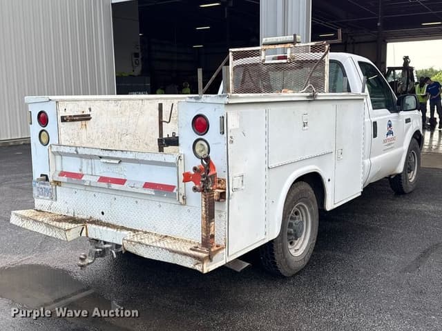 Image of Ford F-250 equipment image 4