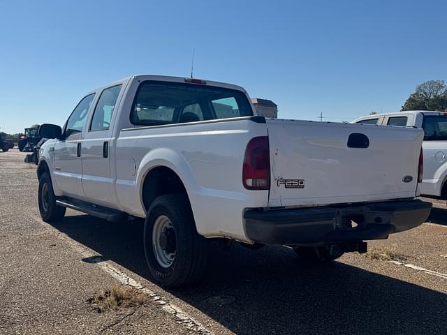 Image of Ford F-250 equipment image 4