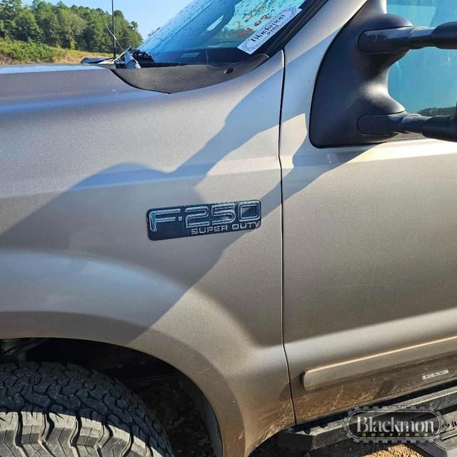 Image of Ford F-250 equipment image 1