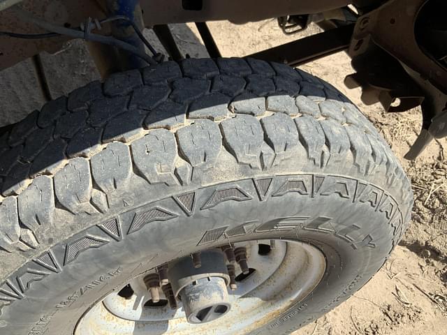 Image of Ford F-250 equipment image 4