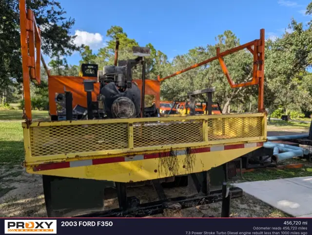 Image of Ford F-350 equipment image 1