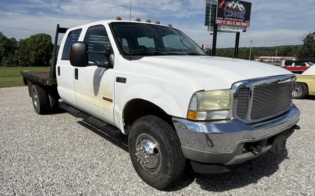Image of Ford F-350 equipment image 2