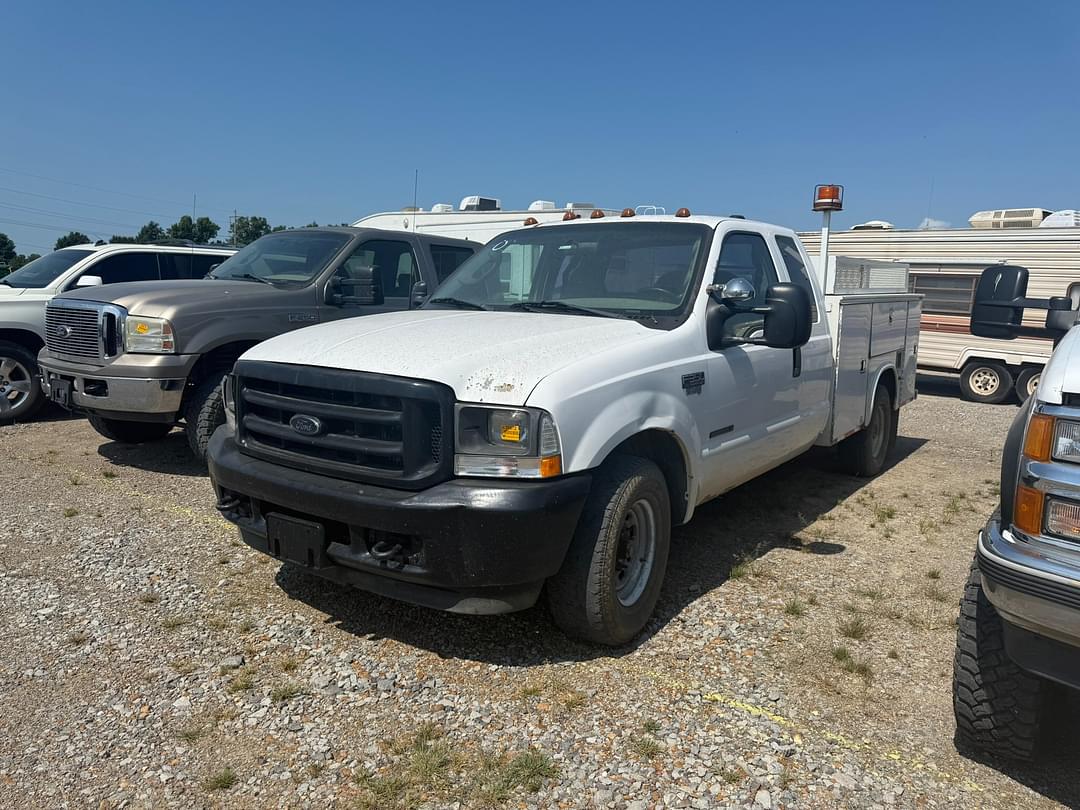 Image of Ford F-350 Primary image