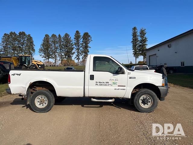 Image of Ford F-350 equipment image 3