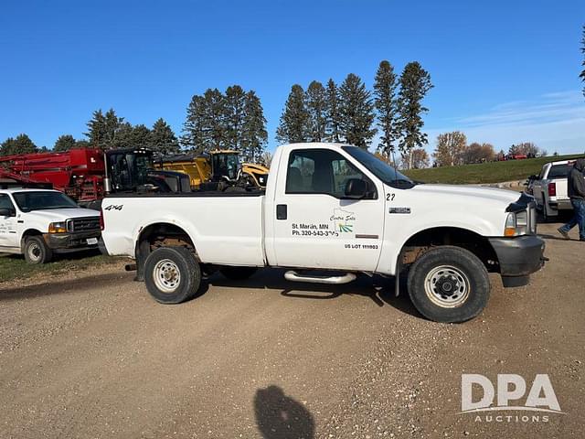 Image of Ford F-350 equipment image 2