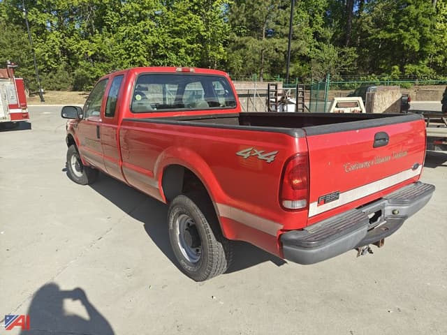 Image of Ford F-350 equipment image 1