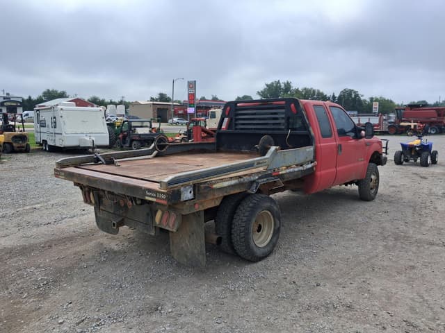 Image of Ford F-350 equipment image 3