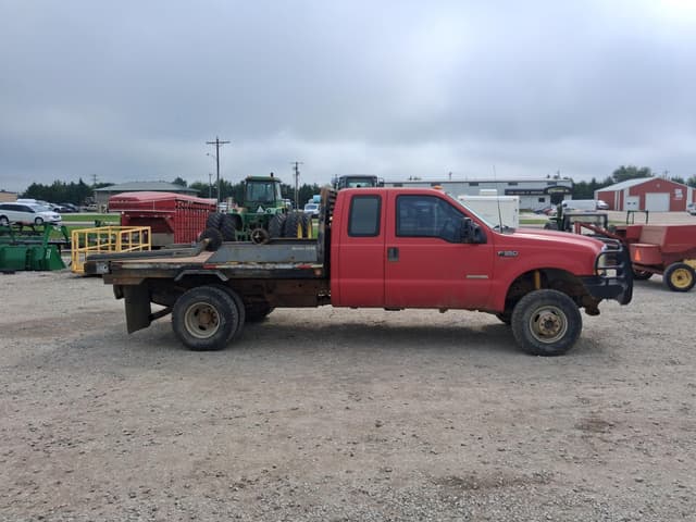 Image of Ford F-350 equipment image 4