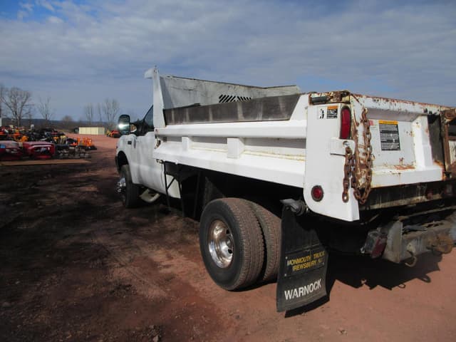 Image of Ford F-350 equipment image 3