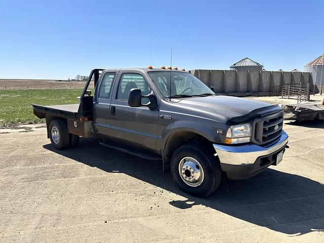 Image of Ford F-350 equipment image 1