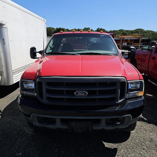 Image of Ford F-350 equipment image 1