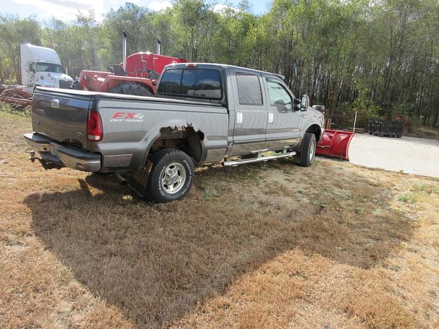 Image of Ford F-350 equipment image 3