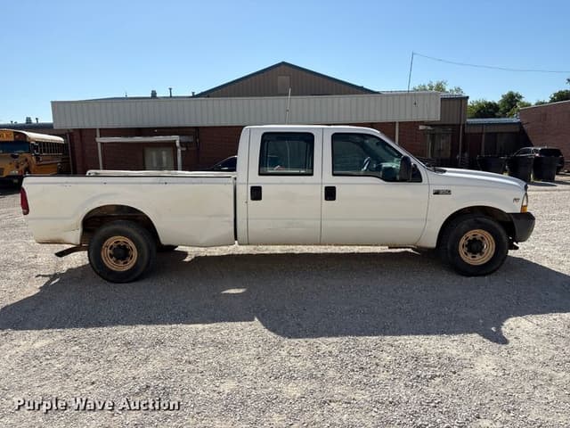 Image of Ford F-350 equipment image 3