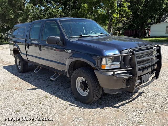 Image of Ford F-350 equipment image 2