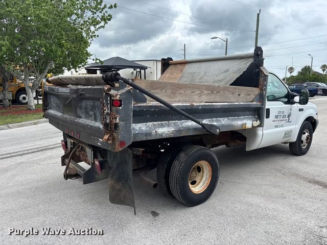 Image of Ford F-350 equipment image 4