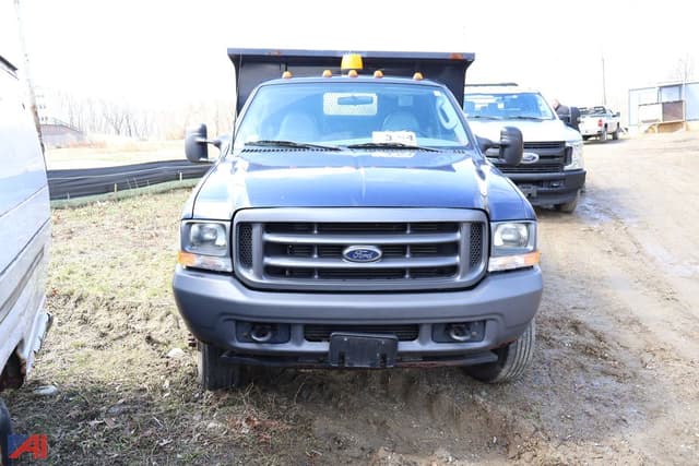 Image of Ford F-350 equipment image 1