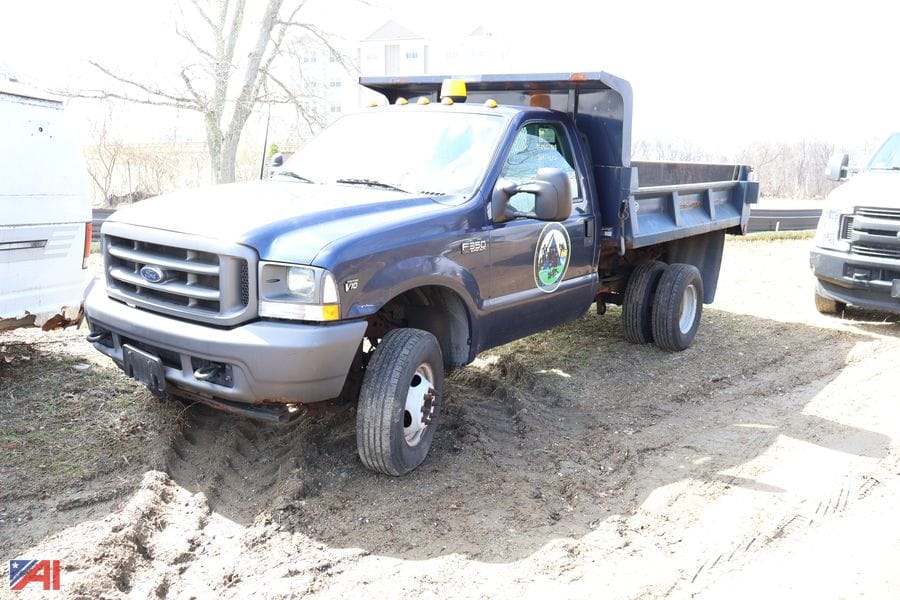 2003 Ford F-350 Equipment Image0