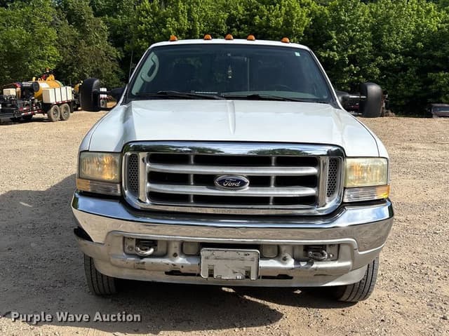 Image of Ford F-350 equipment image 1